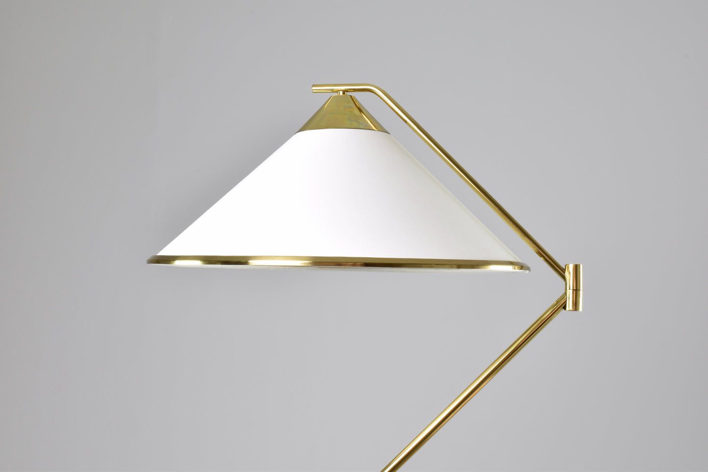 1940's Italian brass floor lamp by Arredoluce Monza