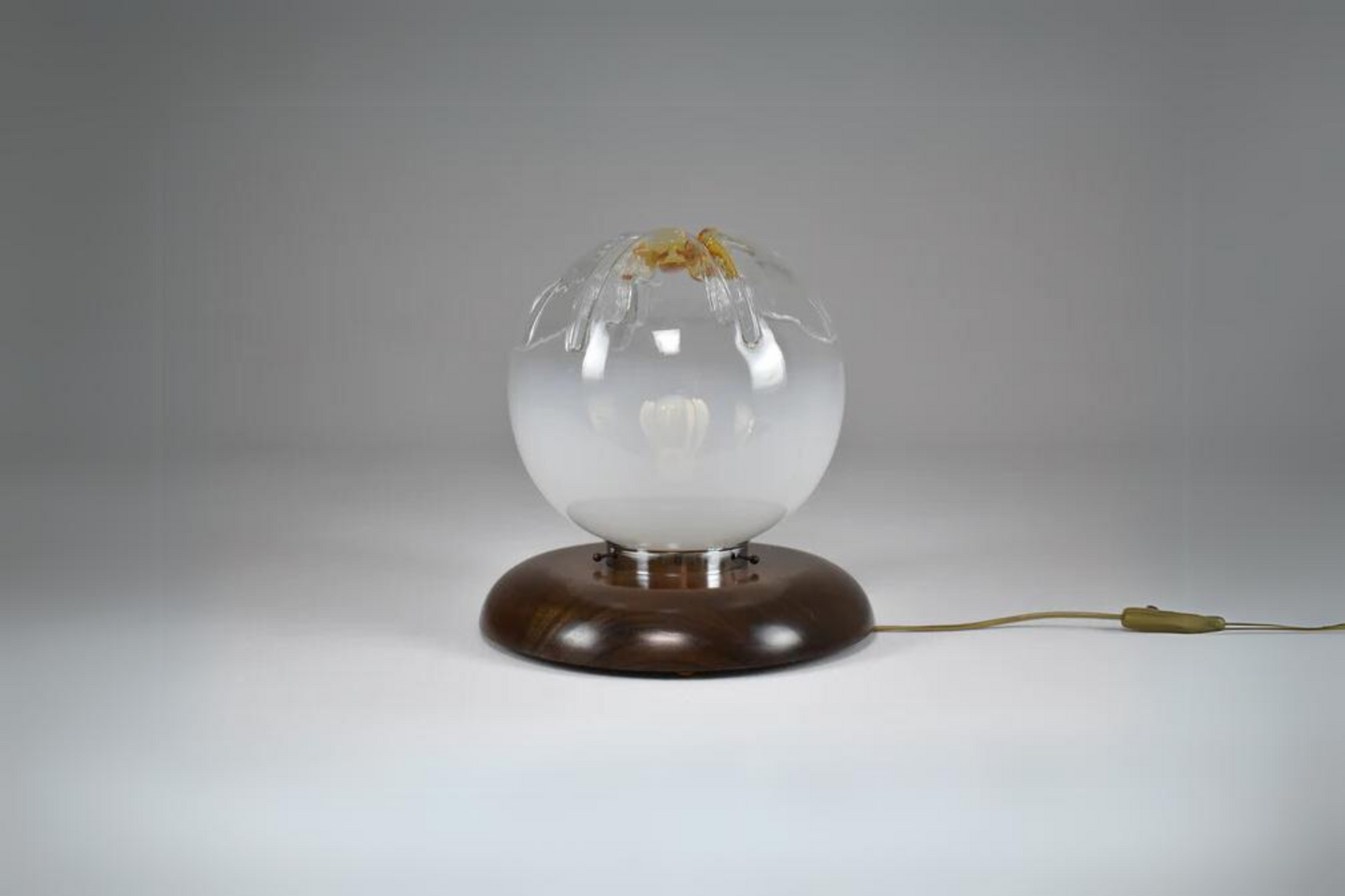 Lampe de table boule en verre de Murano, Italie, années 1970