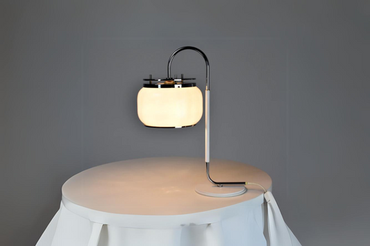 Lampe de table italienne en acier inoxydable des années 1970