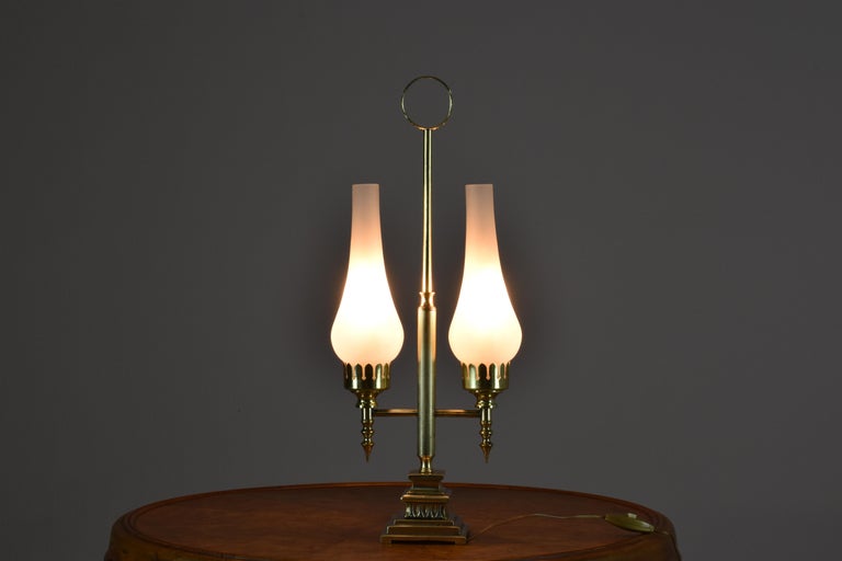 Lampe de table italienne double en laiton avec poignée des années 1940