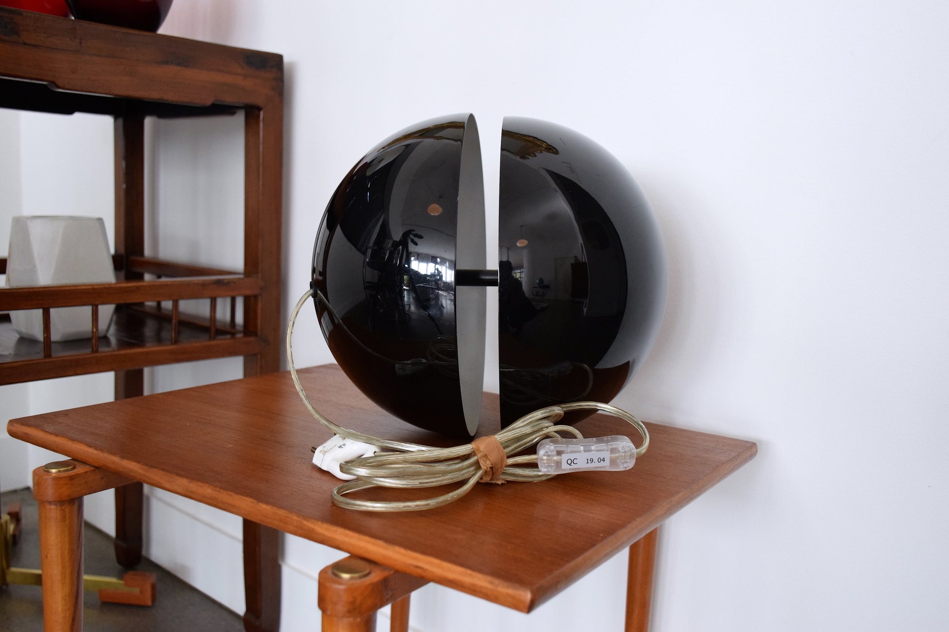 20th Century Globe Table Lamp by Andrea Modica for Lumess, 1980s - Spirit Gallery 