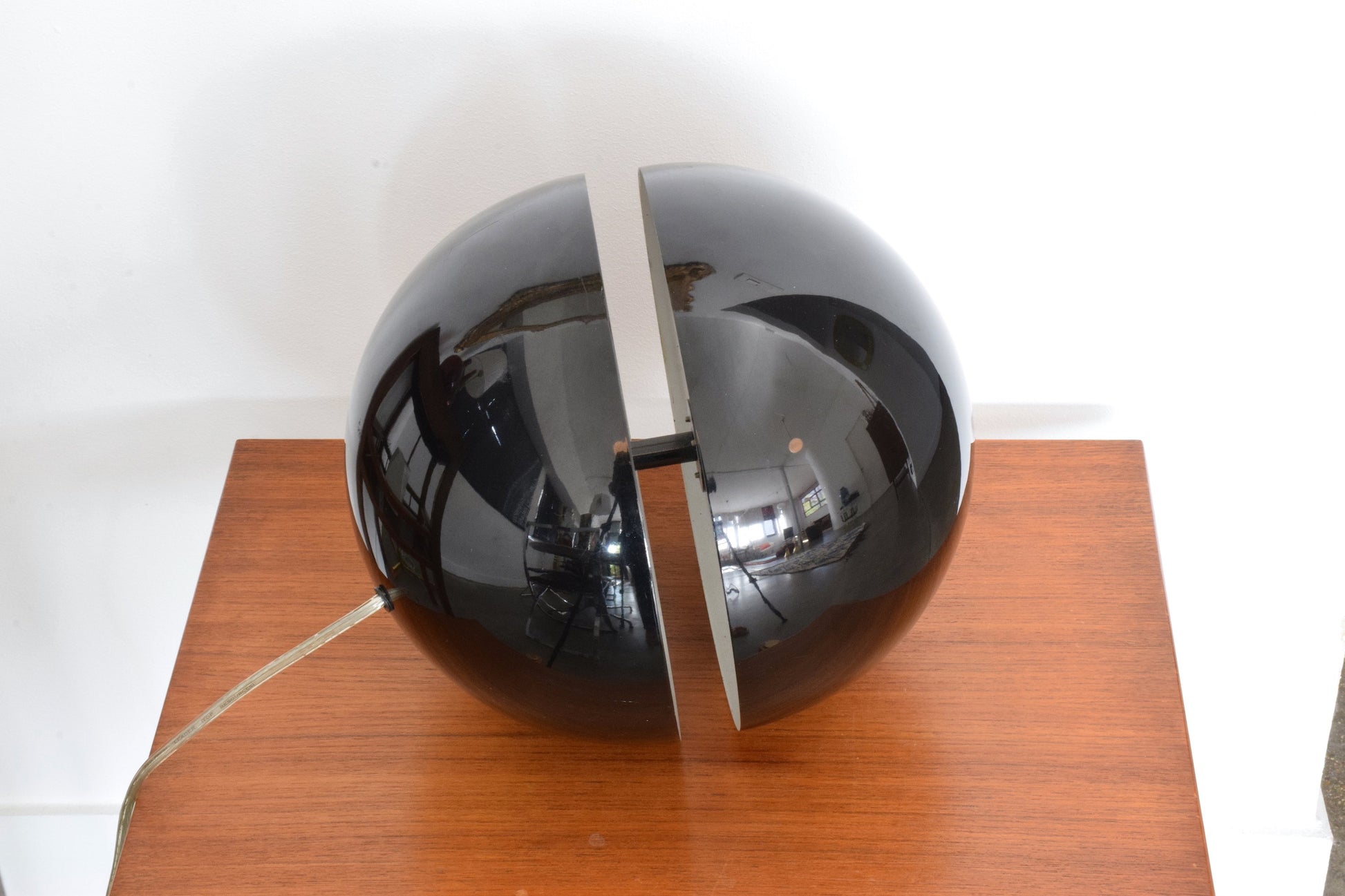 20th Century Globe Table Lamp by Andrea Modica for Lumess, 1980s - Spirit Gallery 